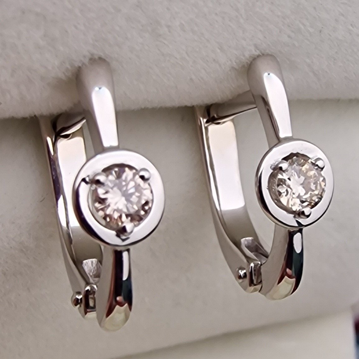 Серьги Deimantas 104564221 2,63гр 0,198ct. купить,NaN