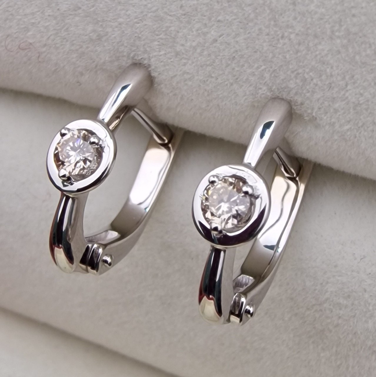 Серьги Deimantas 104564221 2,63гр 0,198ct. купить,NaN