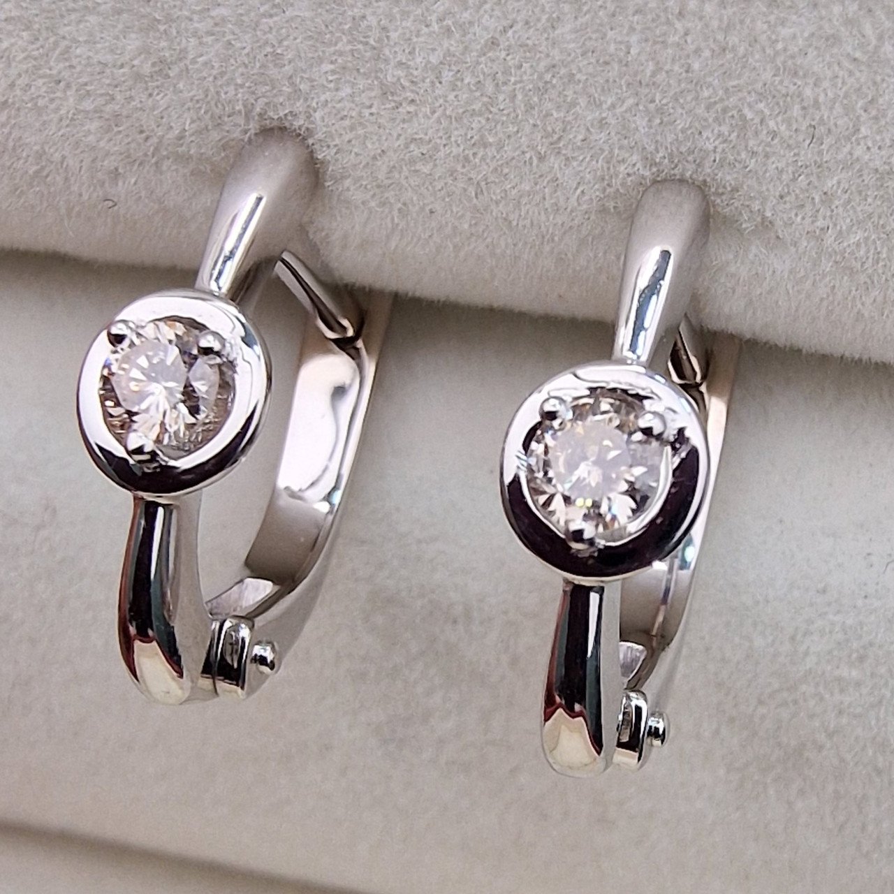 Серьги Deimantas 104564221 2,63гр 0,198ct. купить,NaN