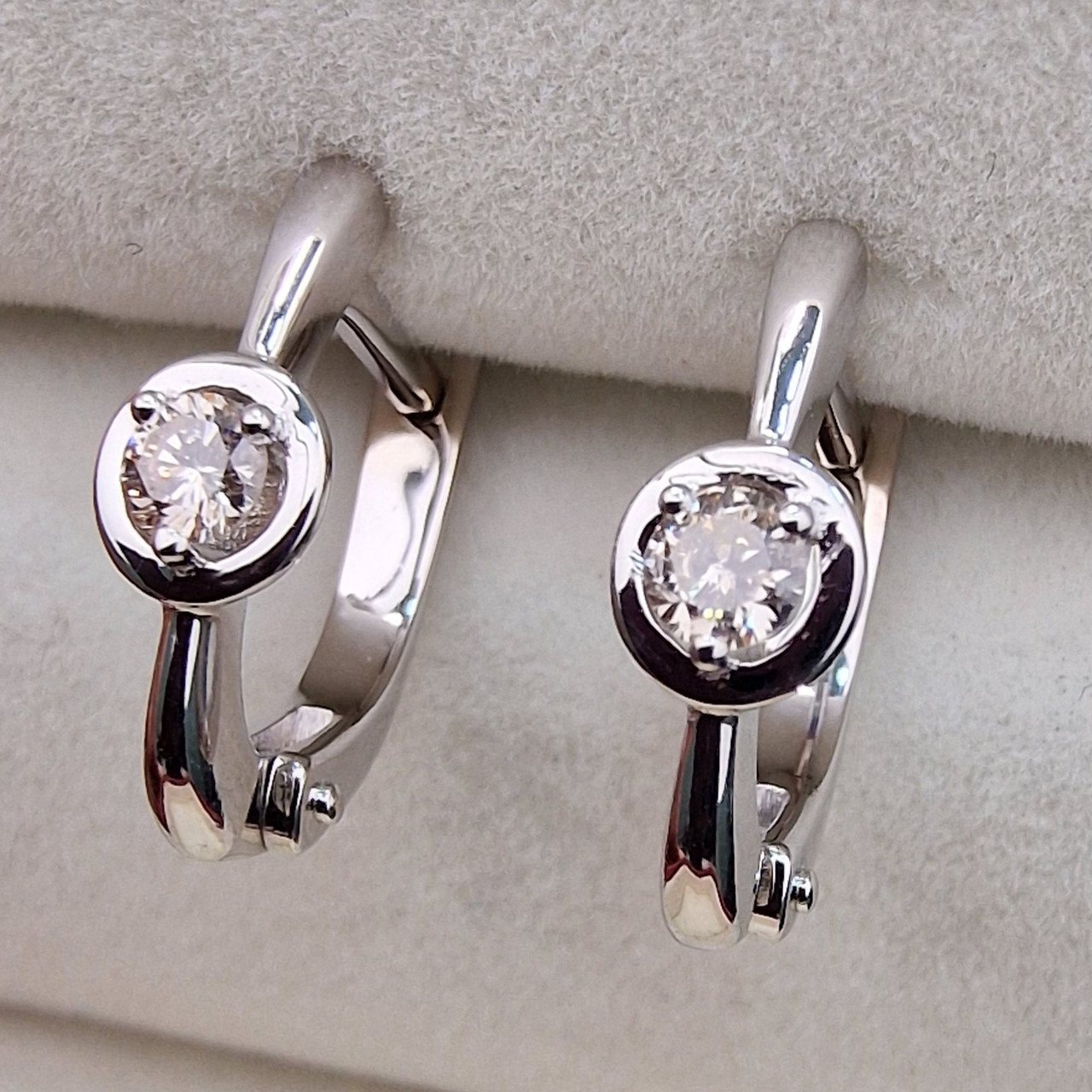 Серьги Deimantas 104564221 2,63гр 0,198ct. купить,NaN