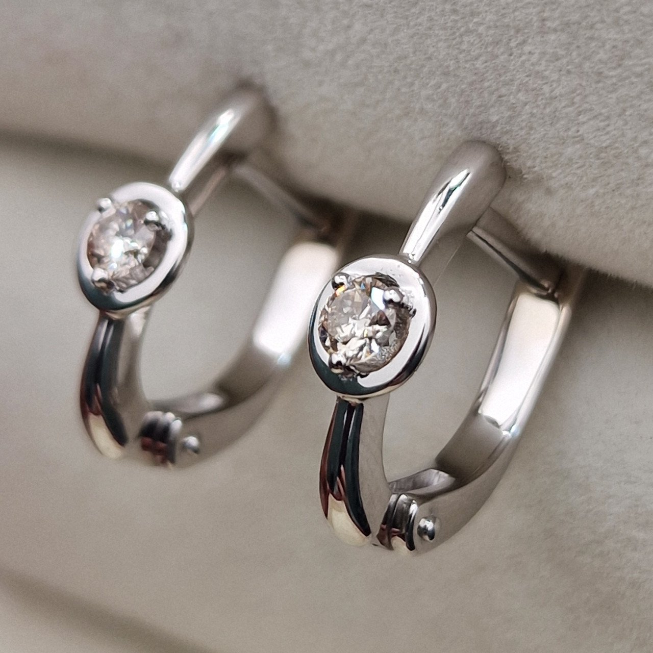 Серьги Deimantas 104564221 2,63гр 0,198ct. купить,NaN