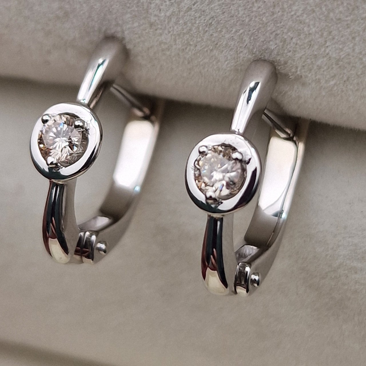 Серьги Deimantas 104564221 2,63гр 0,198ct. купить,NaN
