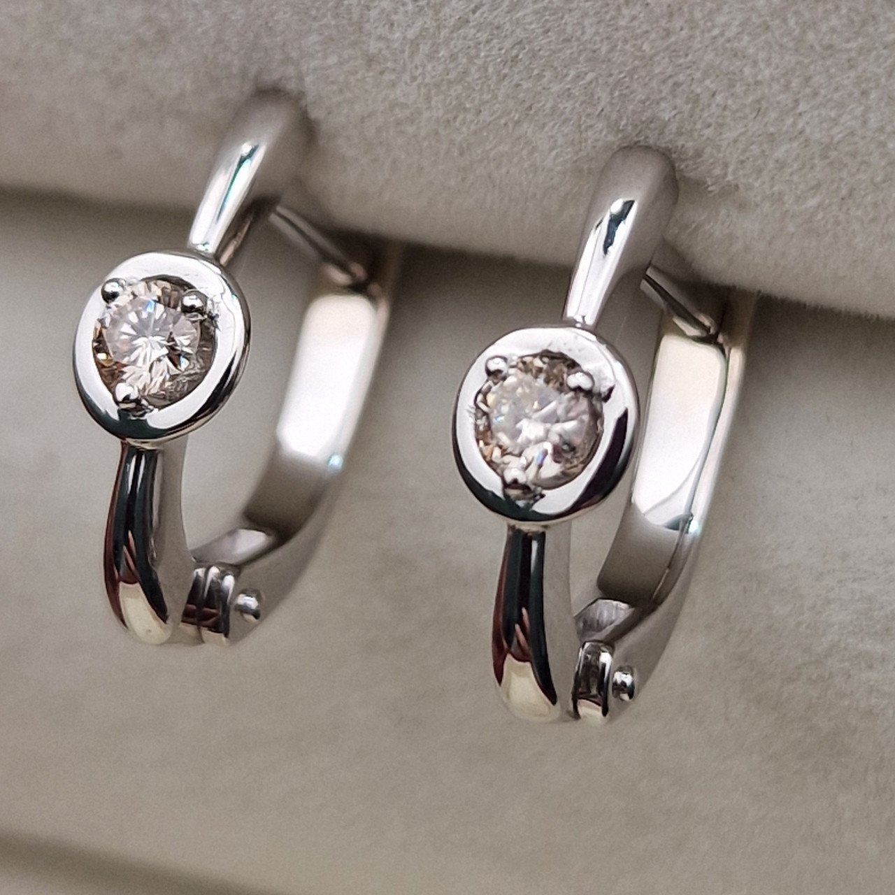 Серьги Deimantas 104564221 2,63гр 0,198ct. купить,NaN