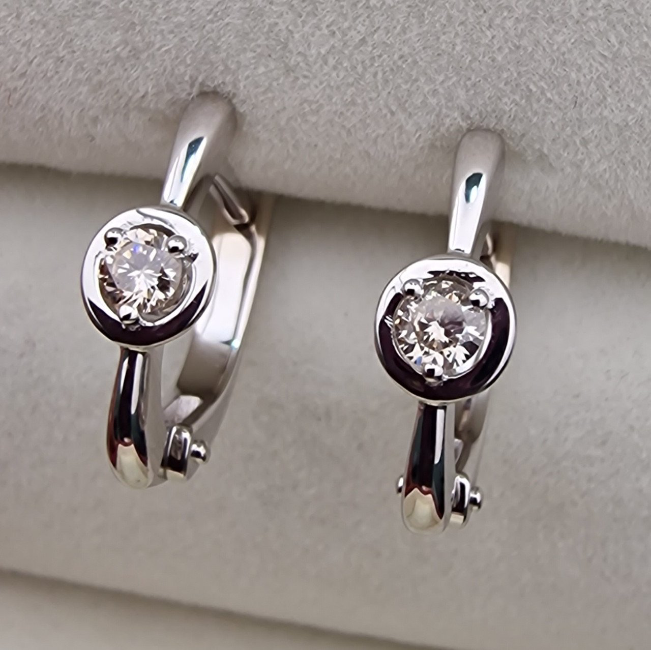 Серьги Deimantas 104564221 2,63гр 0,198ct. купить,NaN