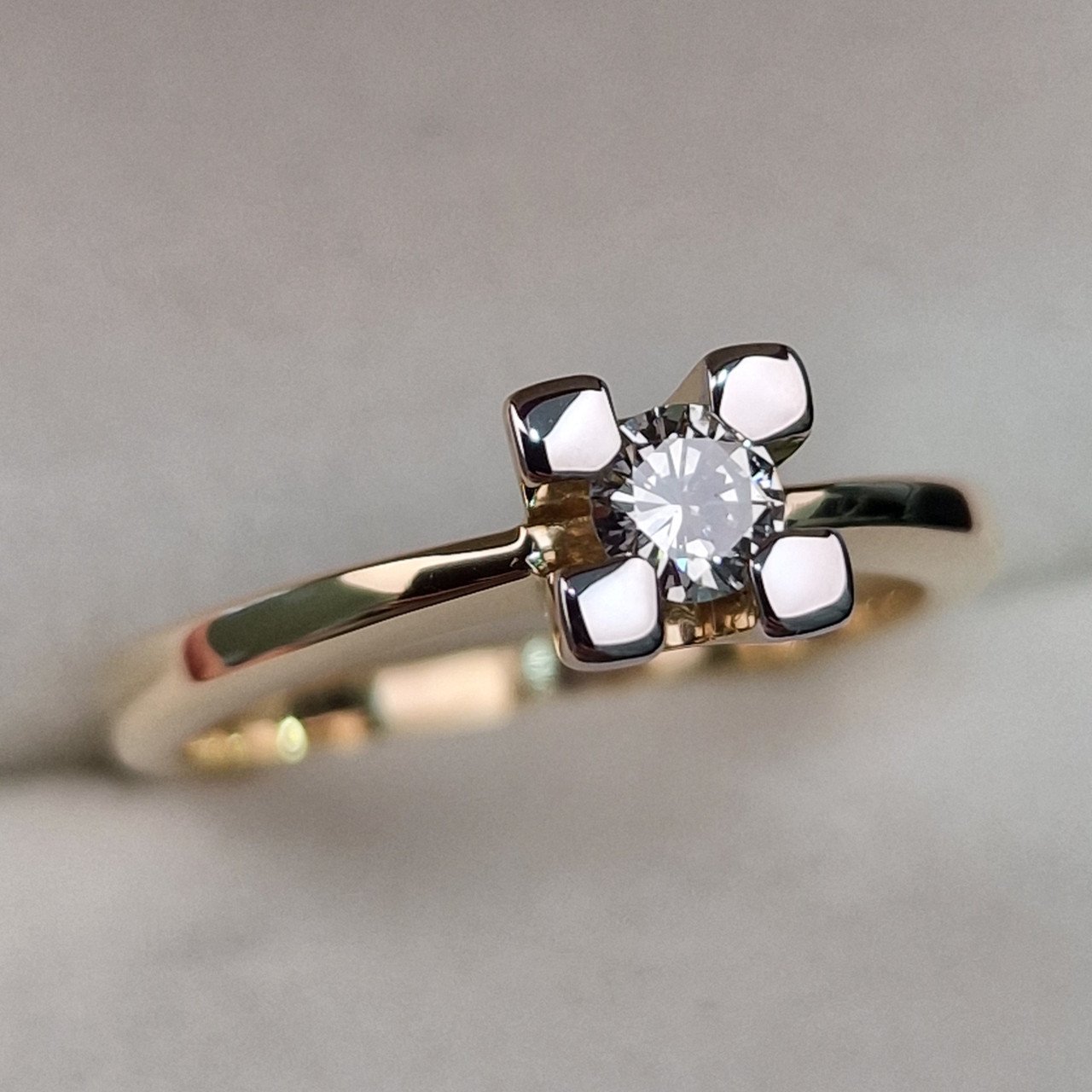 Кольцо Deimantas 104569142 17,5р 4,22гр 0,22ct. купить,NaN