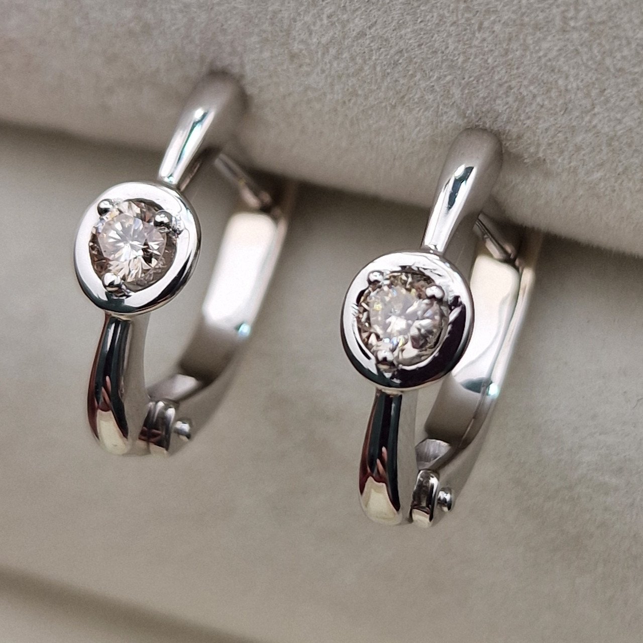 Серьги Deimantas 104564221 2,63гр 0,198ct. купить,NaN