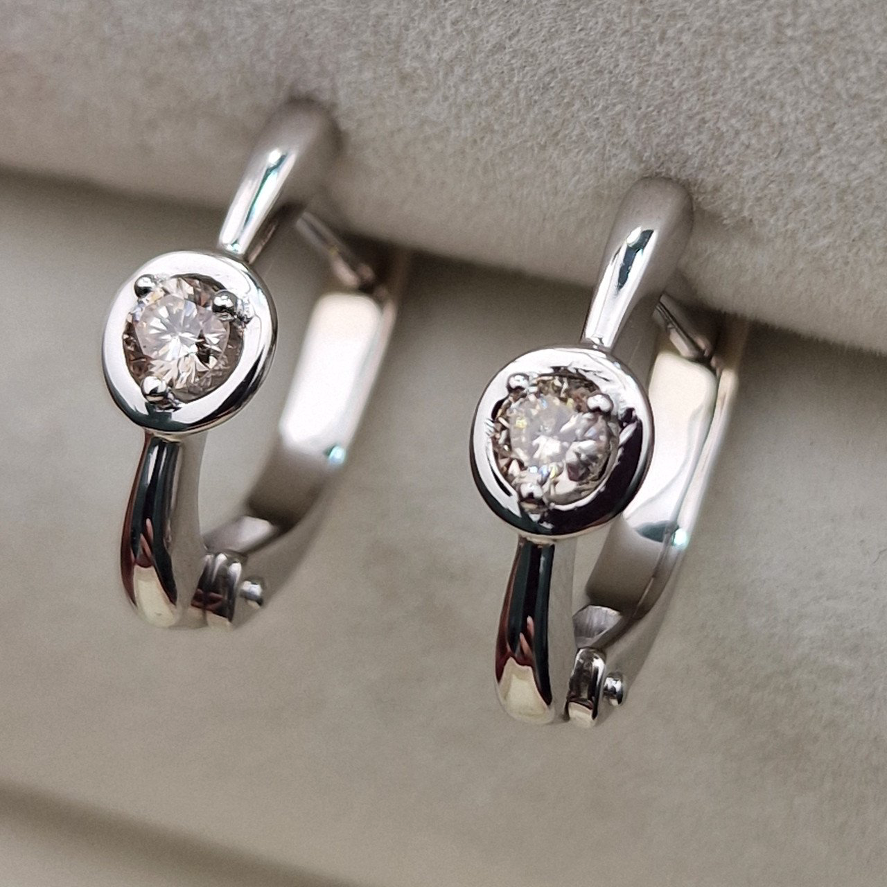 Серьги Deimantas 104564221 2,63гр 0,198ct. купить,NaN