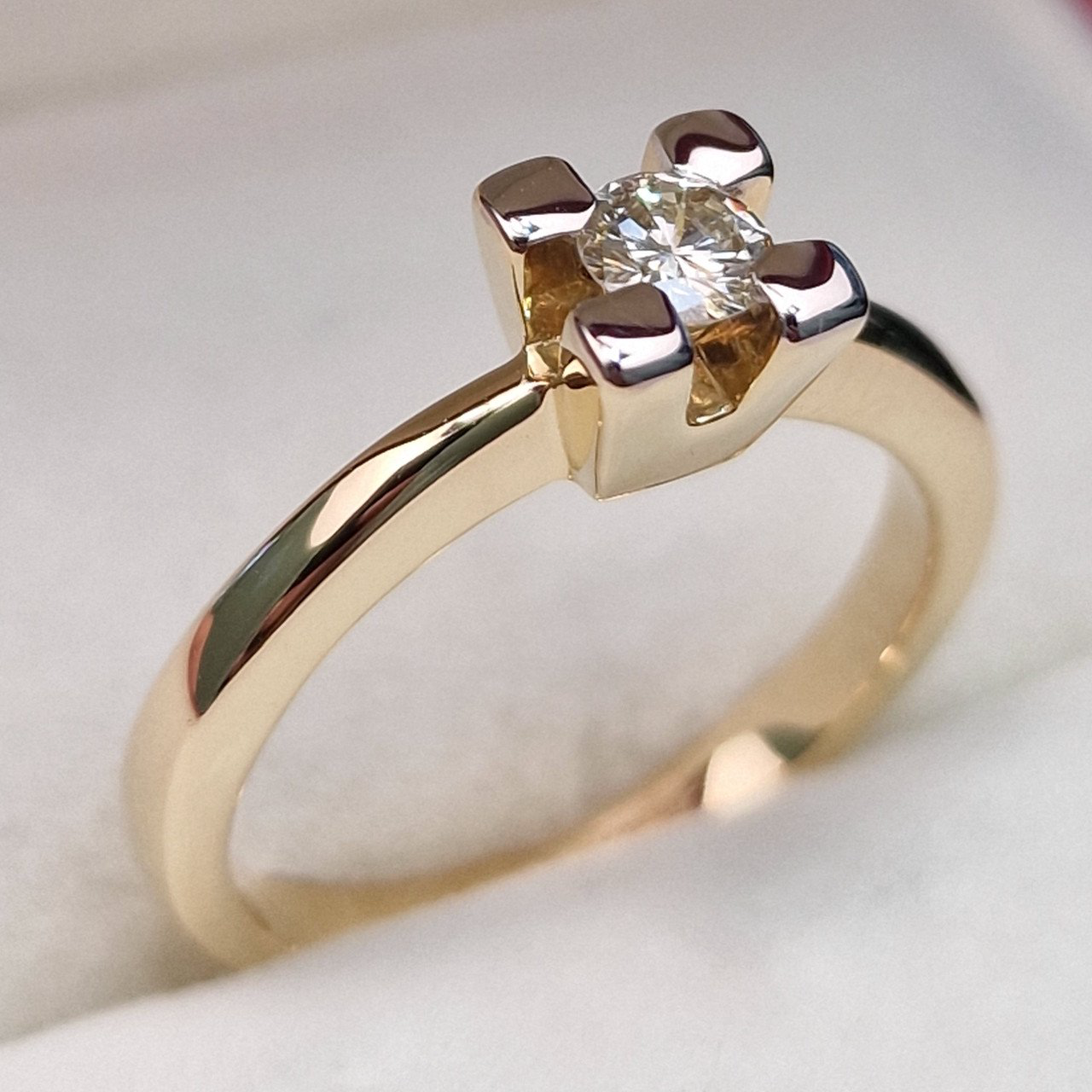 Кольцо Deimantas 104569142 17,5р 4,22гр 0,22ct. купить,NaN