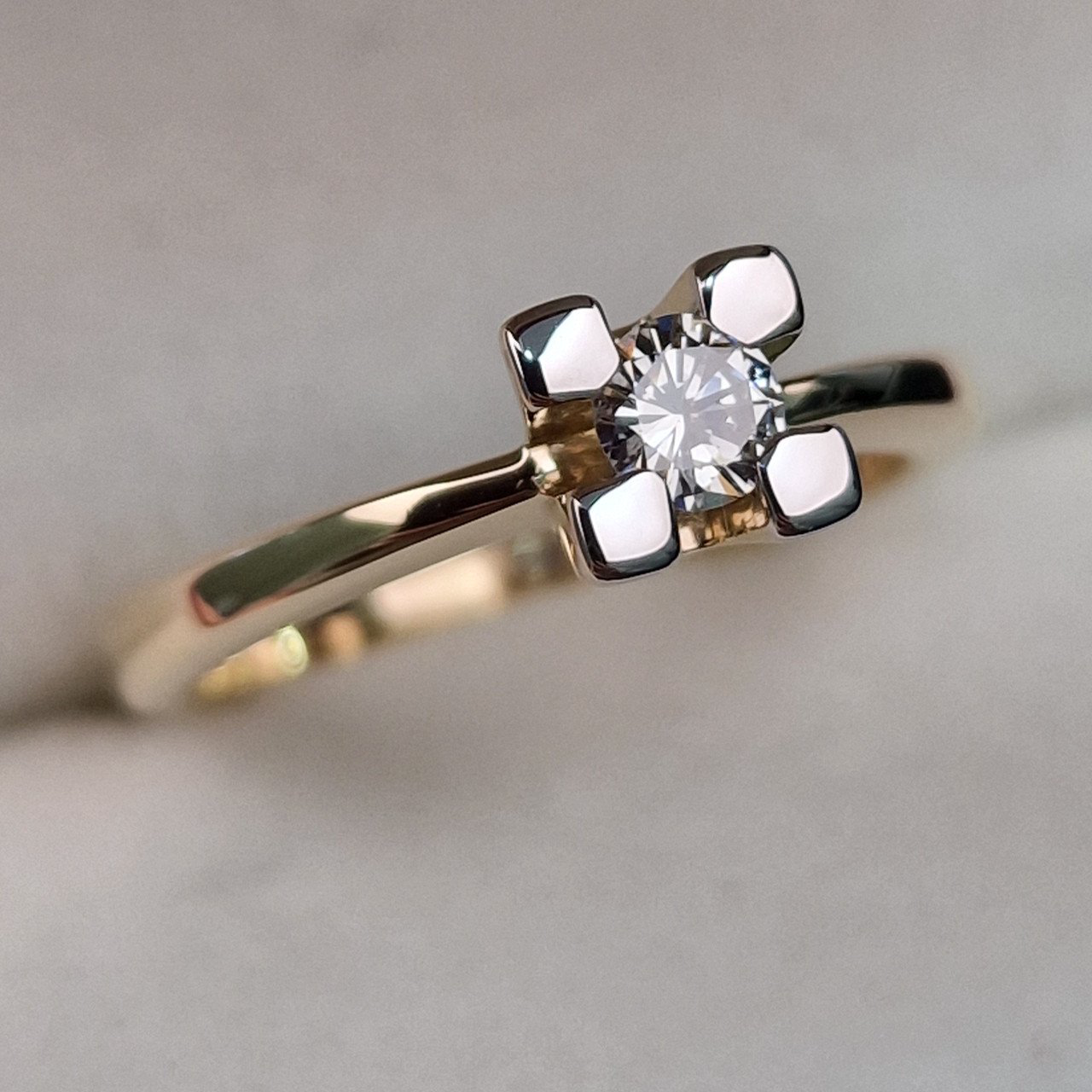 Кольцо Deimantas 104569142 17,5р 4,22гр 0,22ct. купить,NaN