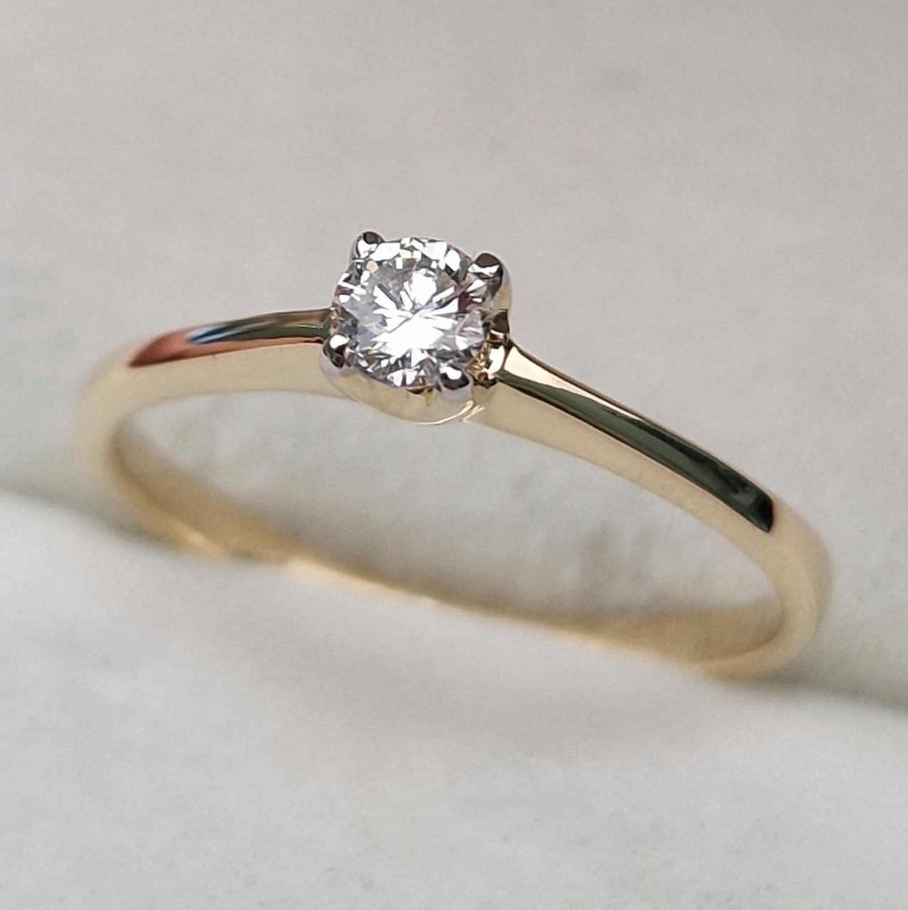 Кольцо Deimantas 104569150 16,5р 1,54гр 0,17ct. купить,NaN