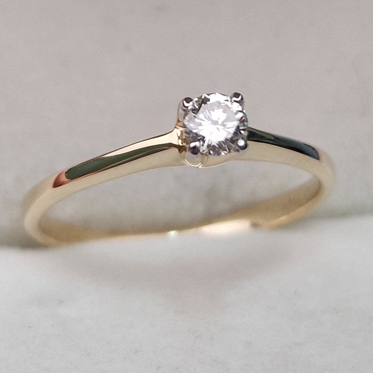 Кольцо Deimantas 104569150 16,5р 1,54гр 0,17ct. купить,NaN