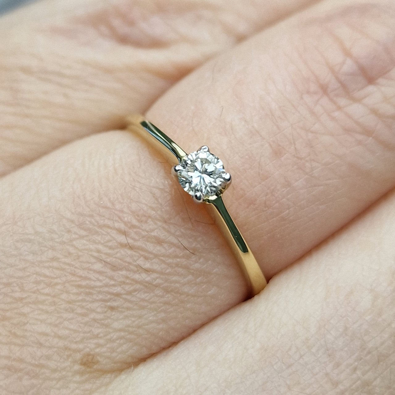 Кольцо Deimantas 104569150 16,5р 1,54гр 0,17ct. купить,NaN