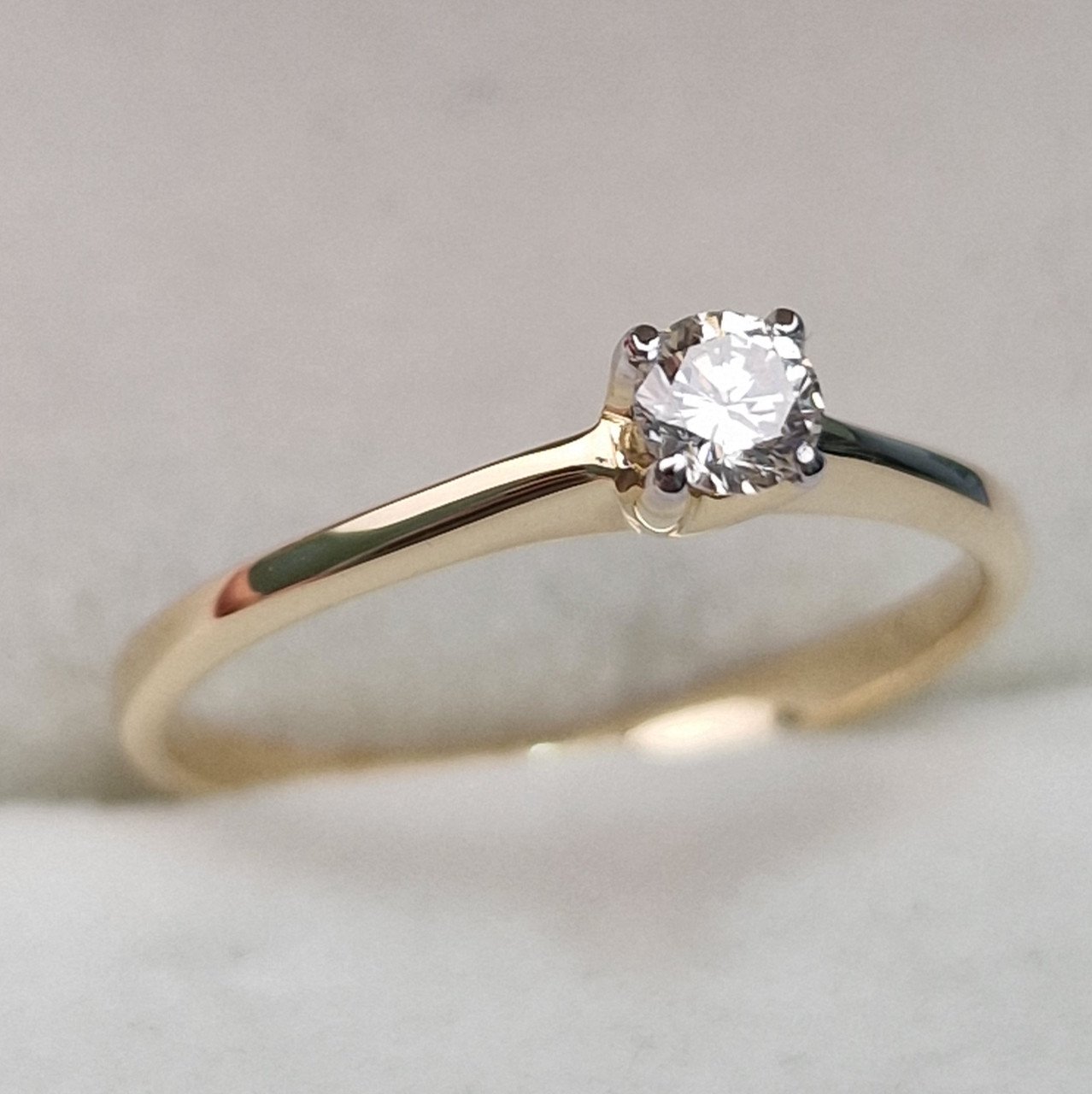 Кольцо Deimantas 104569150 16,5р 1,54гр 0,17ct. купить,NaN
