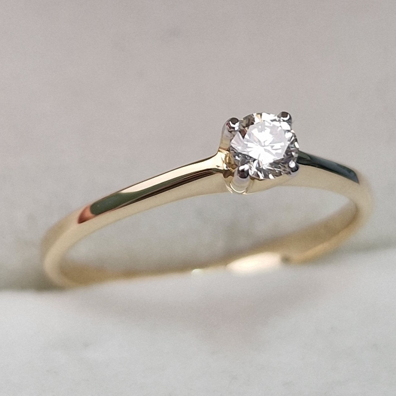 Кольцо Deimantas 104569150 16,5р 1,54гр 0,17ct. купить,NaN