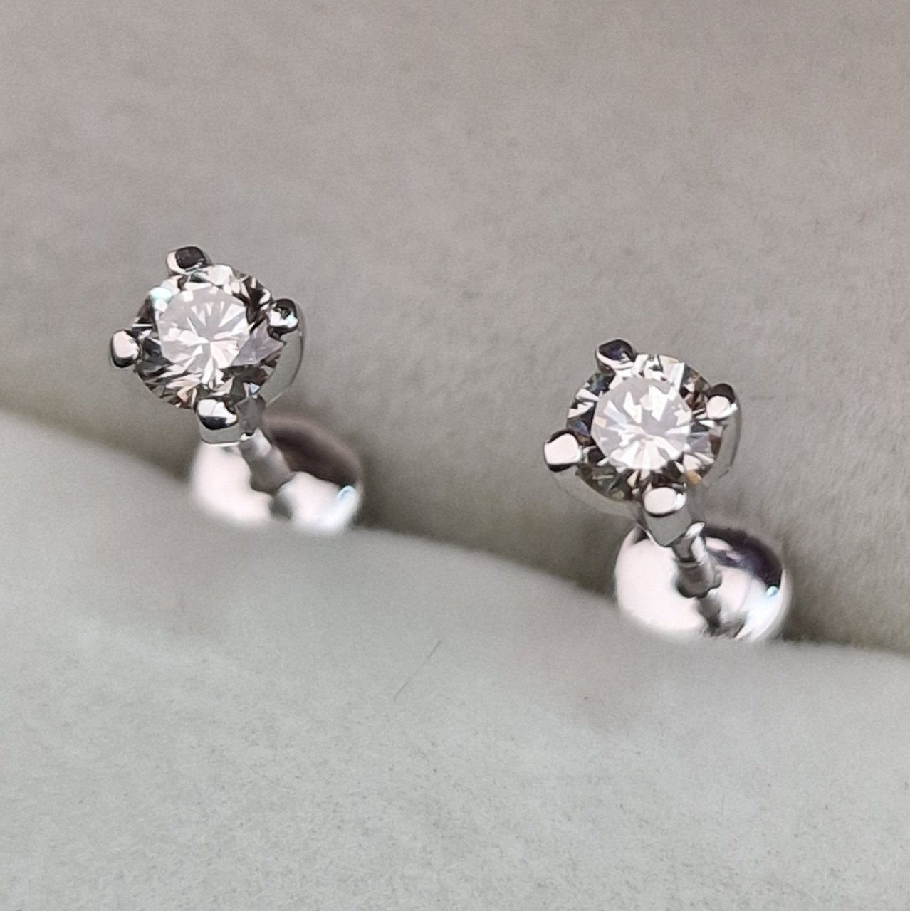 Серьги Deimantas 104590520 1,37гр 0,36ct. купить,NaN