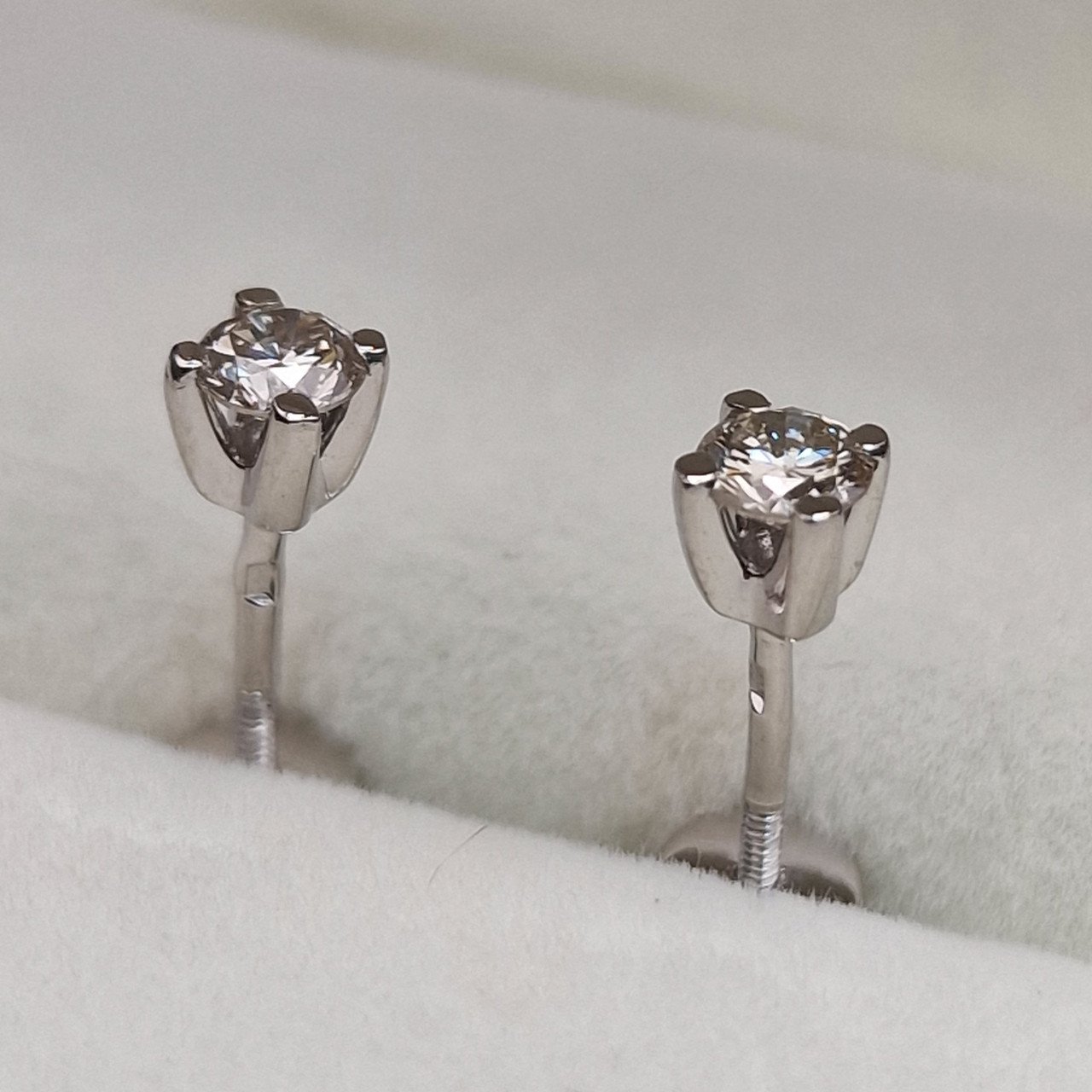 Серьги Deimantas 104590520 1,37гр 0,36ct. купить,NaN