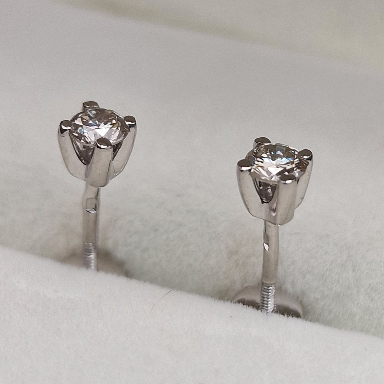 Серьги Deimantas 104590520 1,37гр 0,36ct. купить,NaN