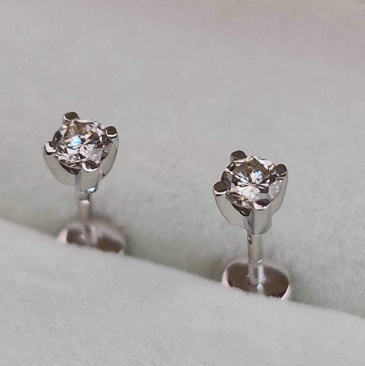 Серьги Deimantas 104590520 1,37гр 0,36ct. купить,NaN