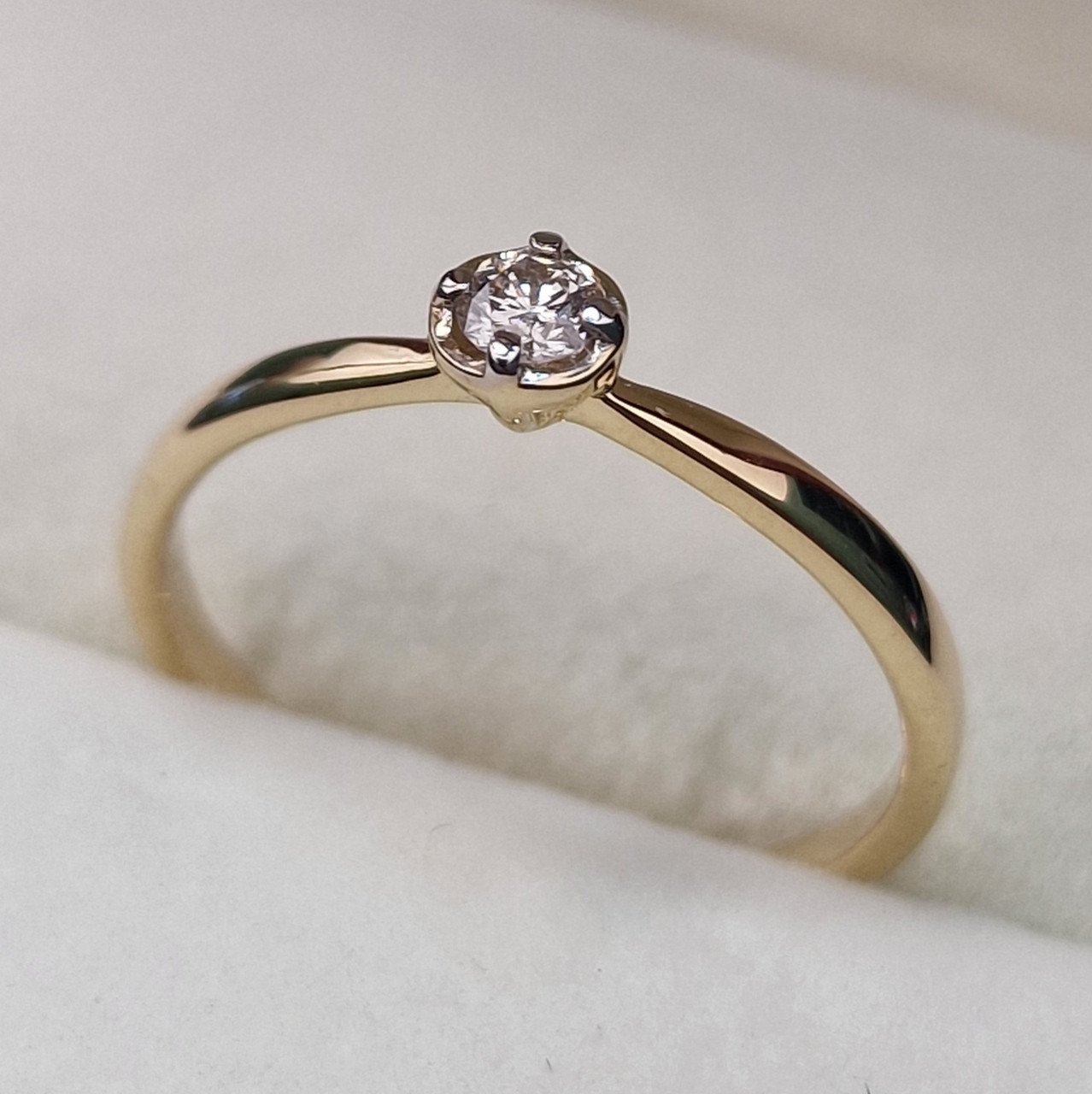 Кольцо Deimantas 104591311 16,5р 1,47гр 0,093ct. купить,NaN