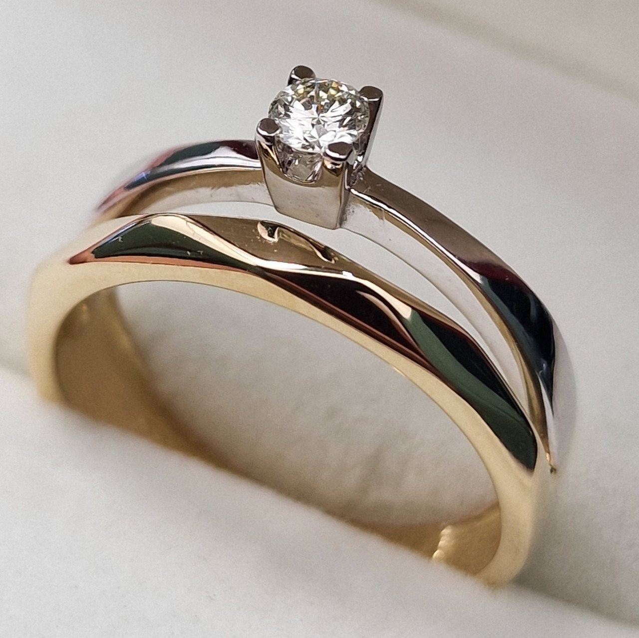 Кольцо Deimantas 104591320 18,5р 3,63гр 0,17ct. купить,NaN