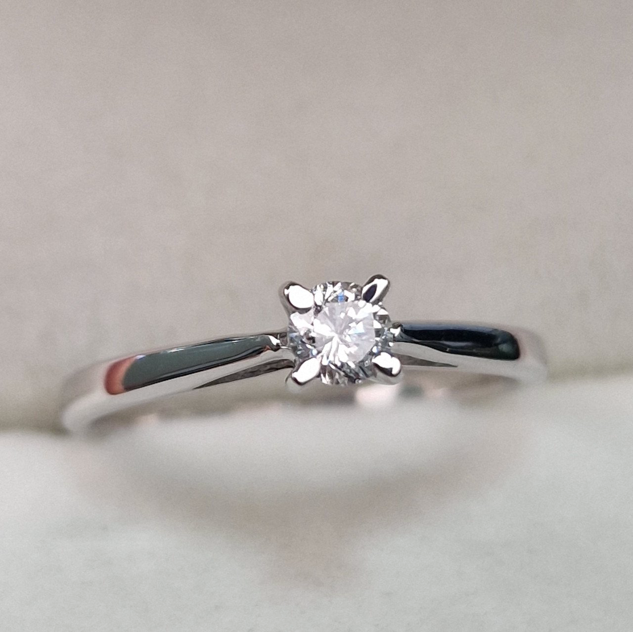Кольцо Deimantas 104591343 16,5р 1,63гр 0,20ct. купить,NaN