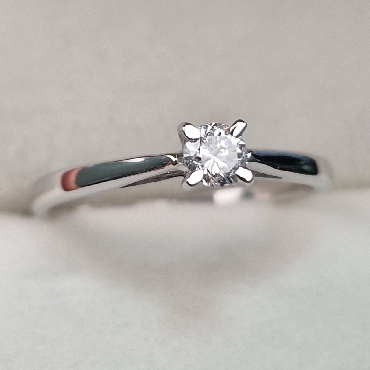 Кольцо Deimantas 104591343 16,5р 1,63гр 0,20ct. купить,NaN