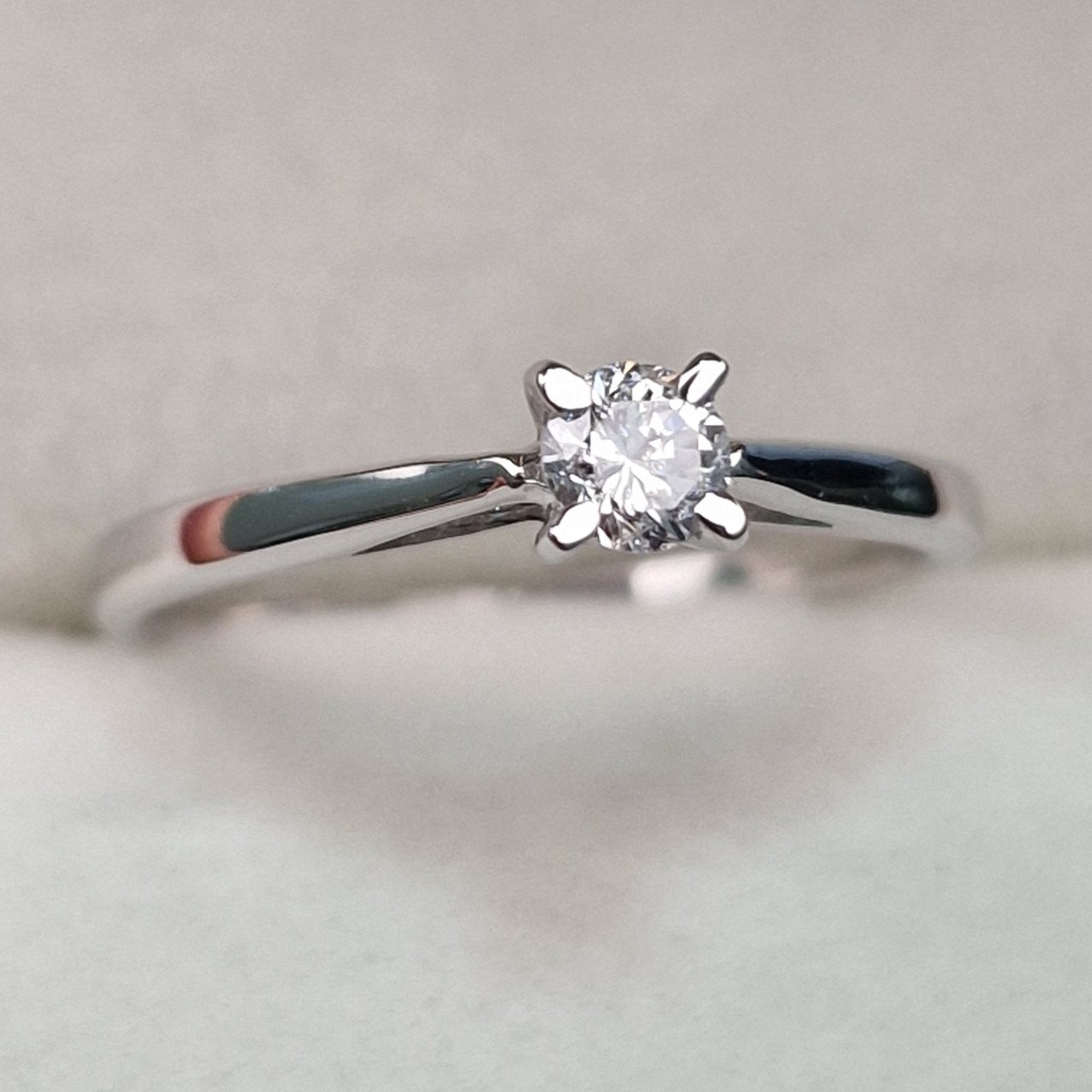 Кольцо Deimantas 104591343 16,5р 1,63гр 0,20ct. купить,NaN