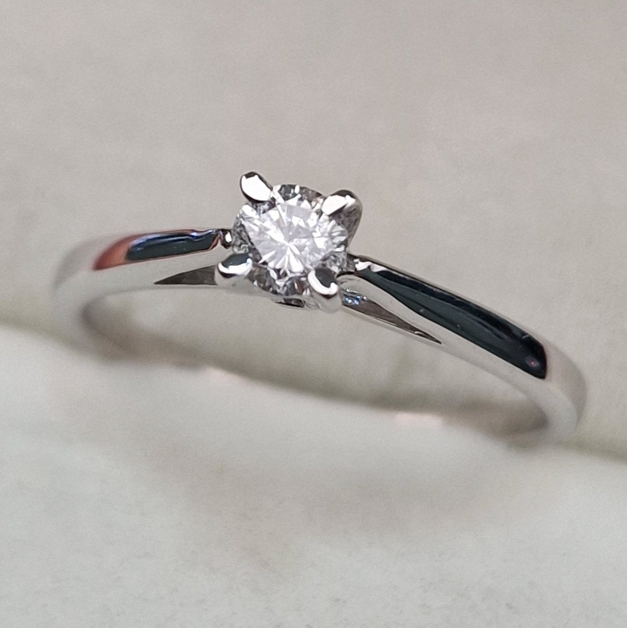 Кольцо Deimantas 104591343 16,5р 1,63гр 0,20ct. купить,NaN