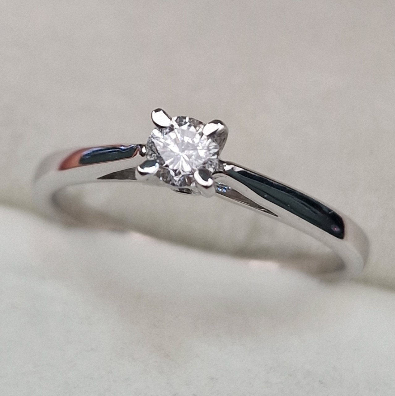Кольцо Deimantas 104591343 16,5р 1,63гр 0,20ct. купить,NaN