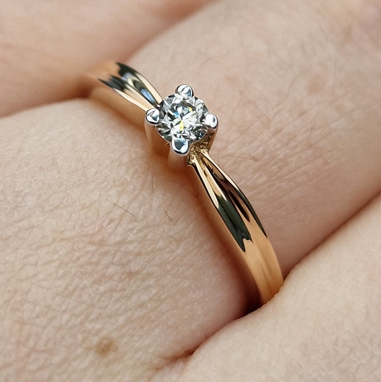 Кольцо Deimantas 104593142 16,5р 1,92гр 0,12ct. купить,NaN