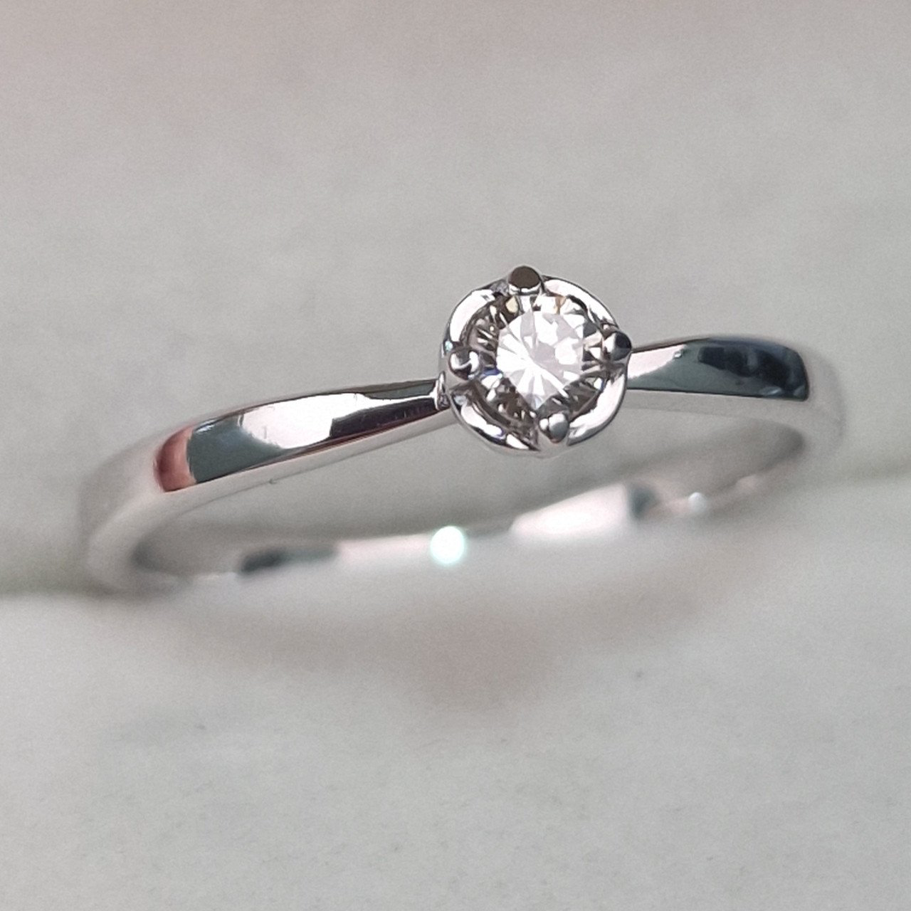 Кольцо Deimantas 104622631 15,5р 1,56гр 0,11ct. купить,NaN