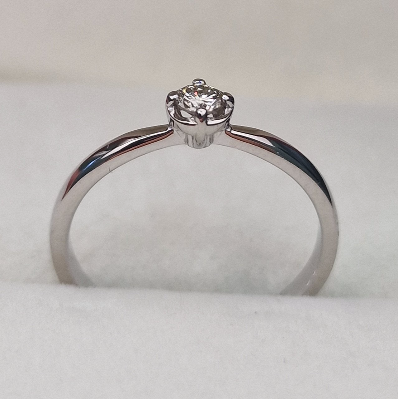 Кольцо Deimantas 104622631 15,5р 1,56гр 0,11ct. купить,NaN