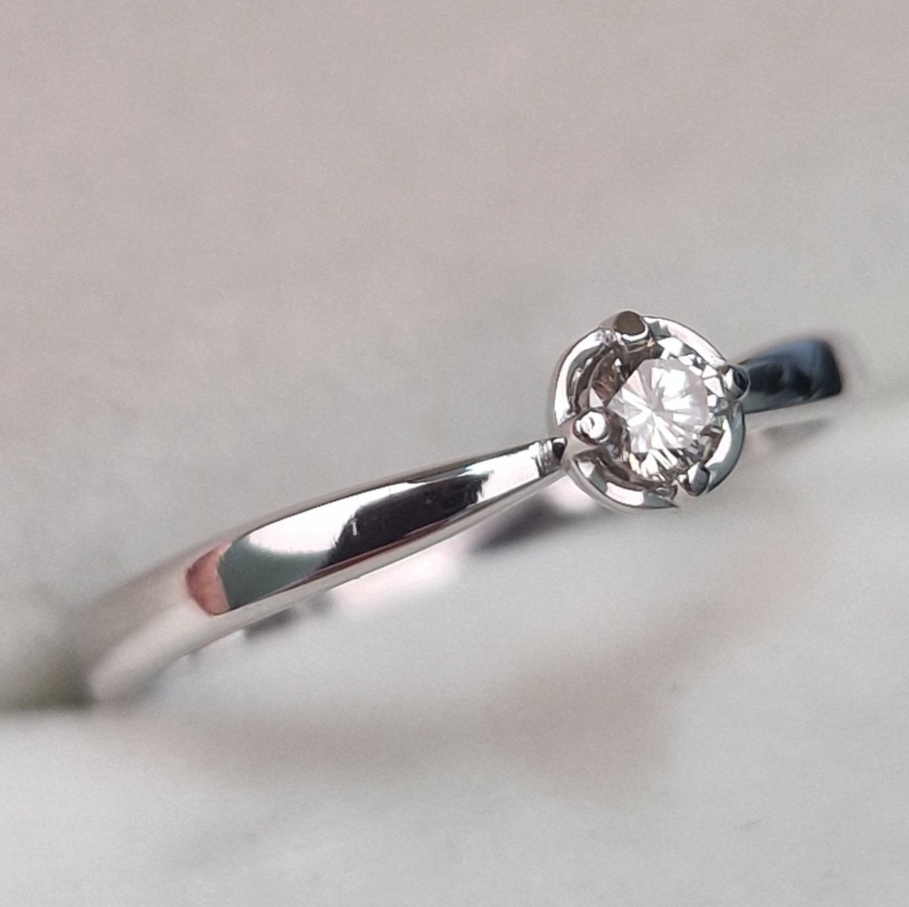 Кольцо Deimantas 104622631 15,5р 1,56гр 0,11ct. купить,NaN