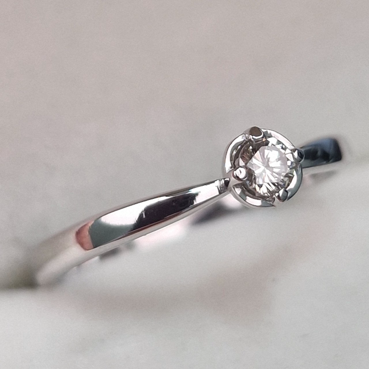 Кольцо Deimantas 104622631 15,5р 1,56гр 0,11ct. купить,NaN