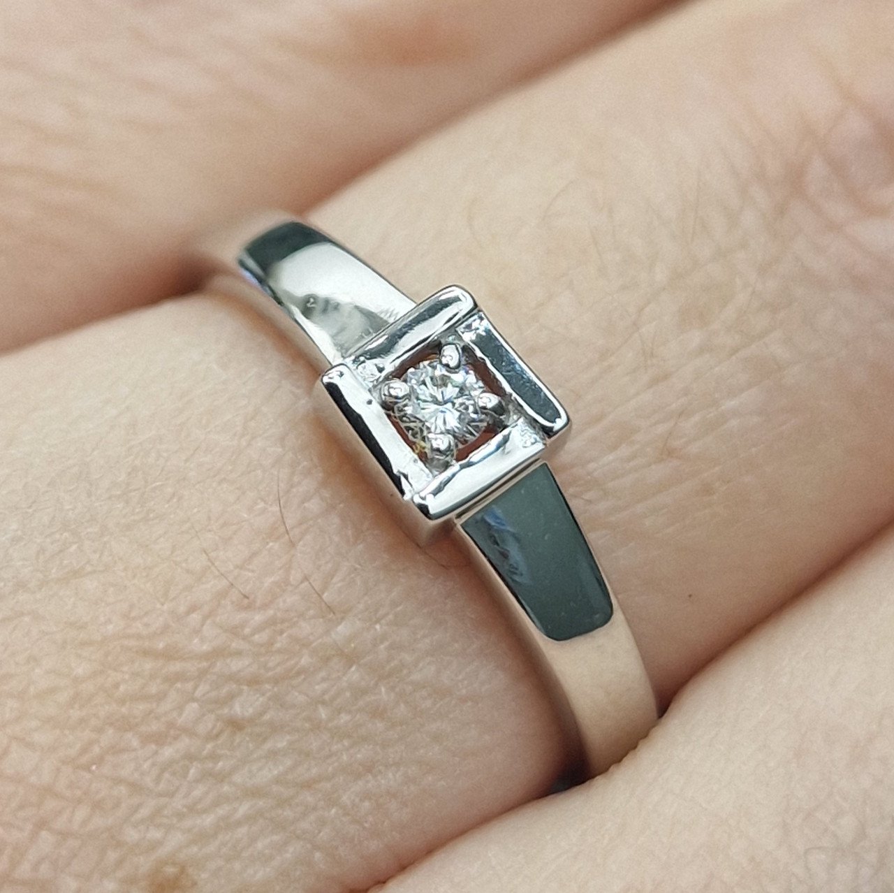 Кольцо Deimantas 104622624 17р 2,08гр 0,063ct. купить,NaN