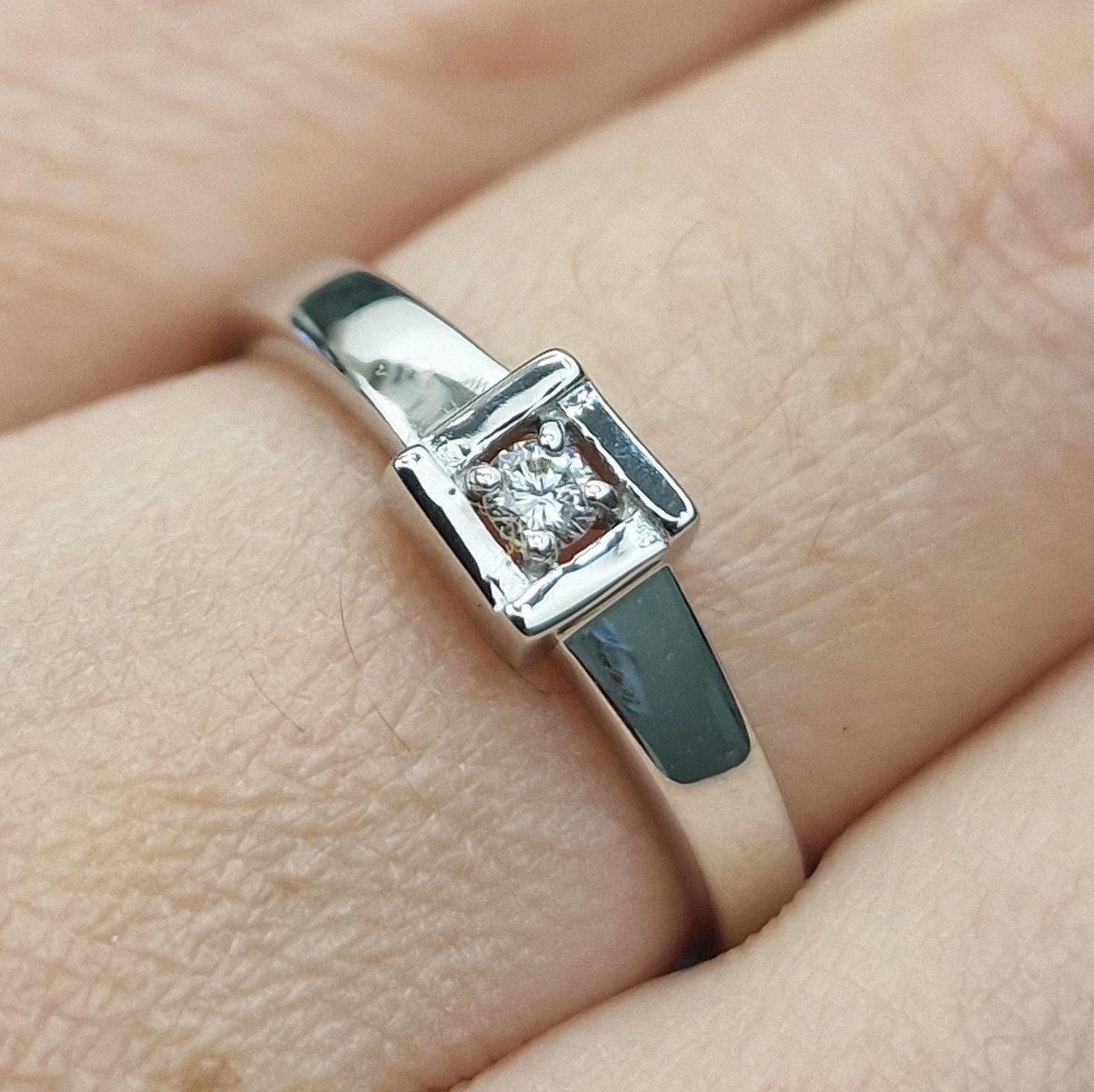 Кольцо Deimantas 104622624 17р 2,08гр 0,063ct. купить,NaN
