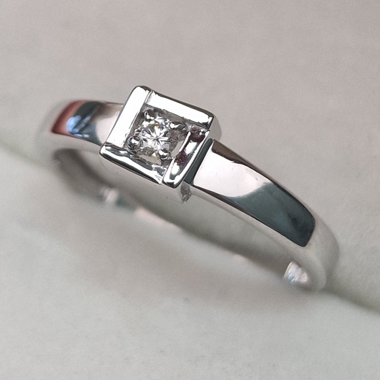Кольцо Deimantas 104622624 17р 2,08гр 0,063ct. купить,NaN