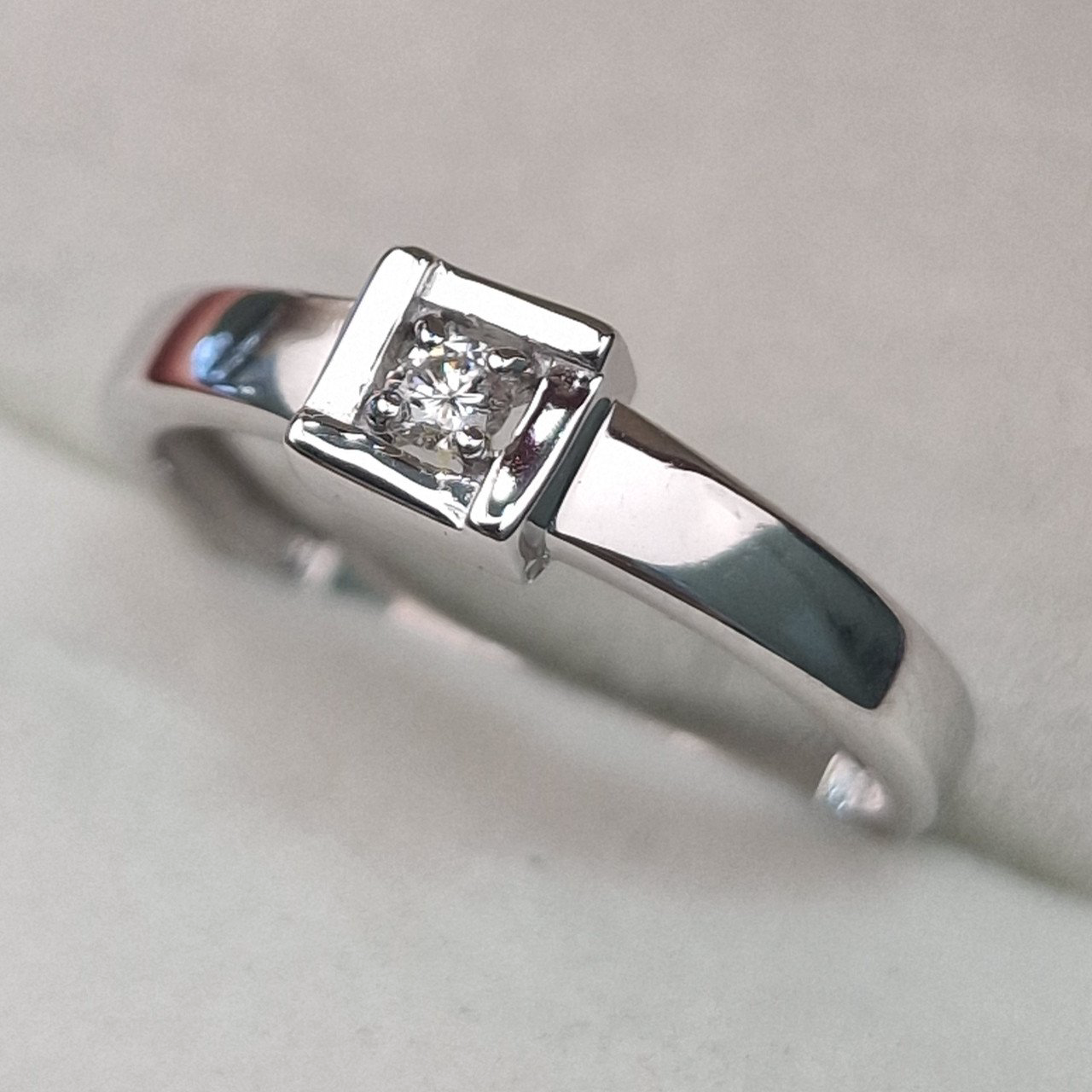 Кольцо Deimantas 104622624 17р 2,08гр 0,063ct. купить,NaN