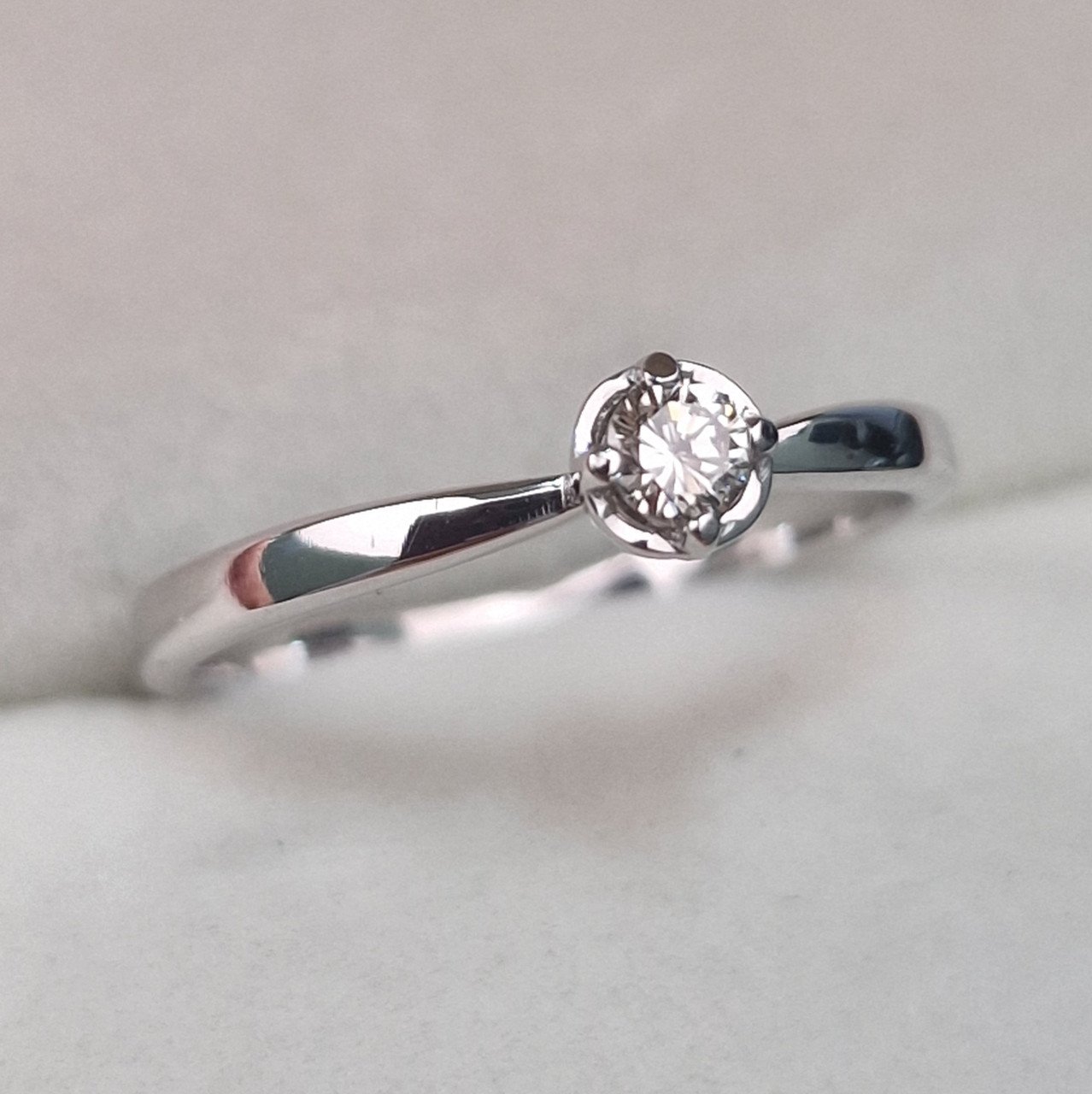 Кольцо Deimantas 104622631 15,5р 1,56гр 0,11ct. купить,NaN