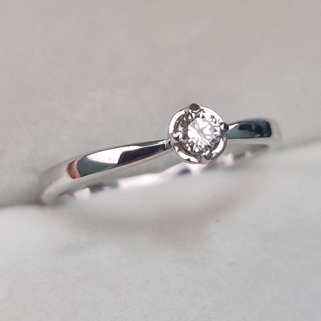 Кольцо Deimantas 104622631 15,5р 1,56гр 0,11ct. купить,NaN
