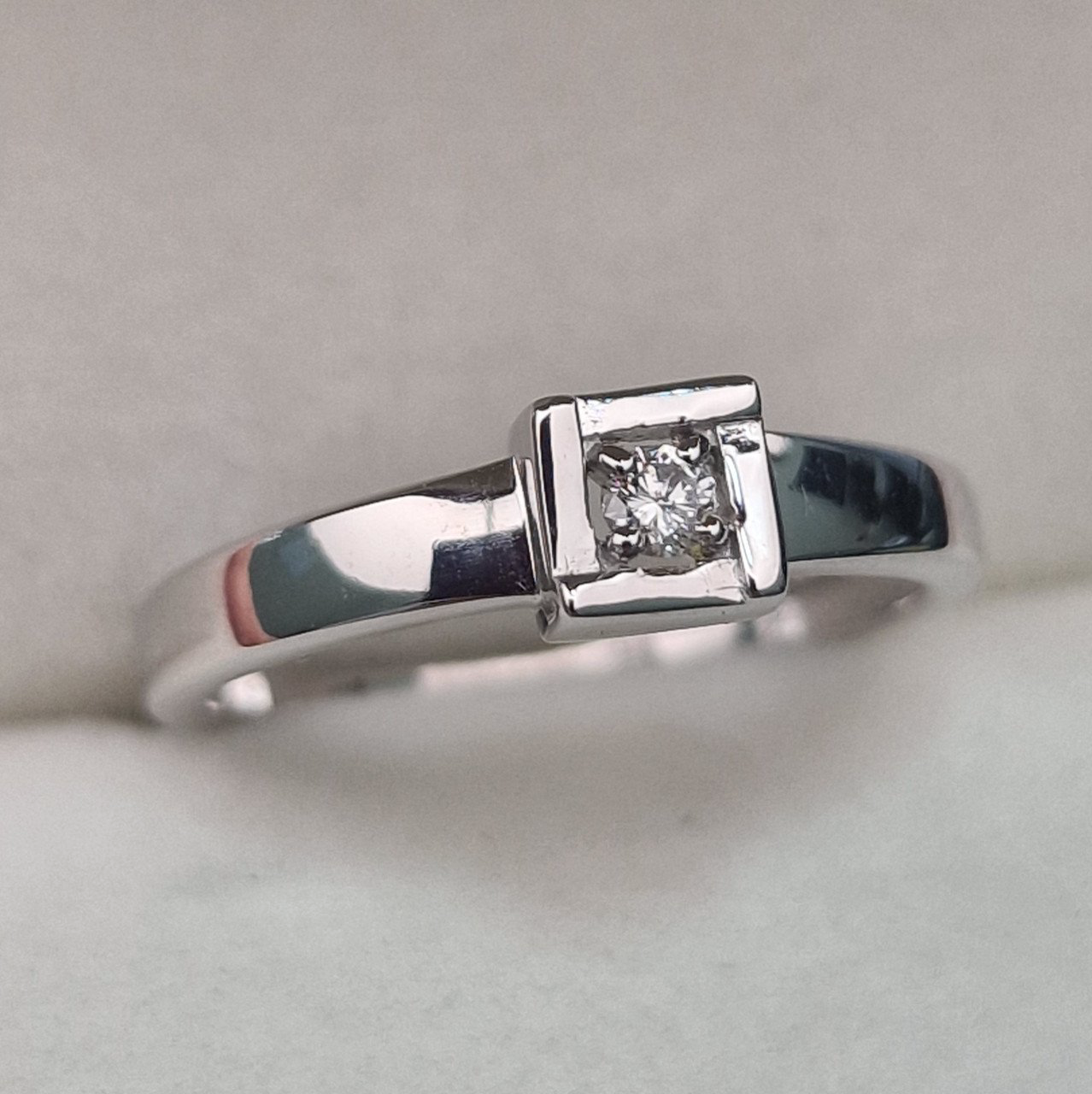 Кольцо Deimantas 104622624 17р 2,08гр 0,063ct. купить,NaN
