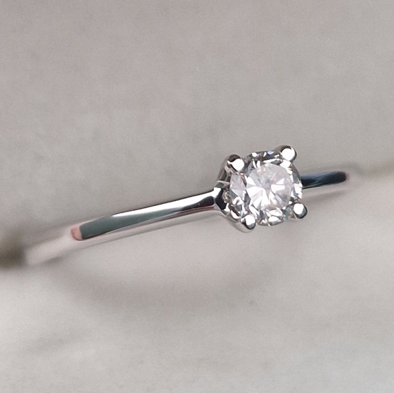Кольцо Deimantas 104622632 17р 1,66гр 0,19ct. купить,NaN