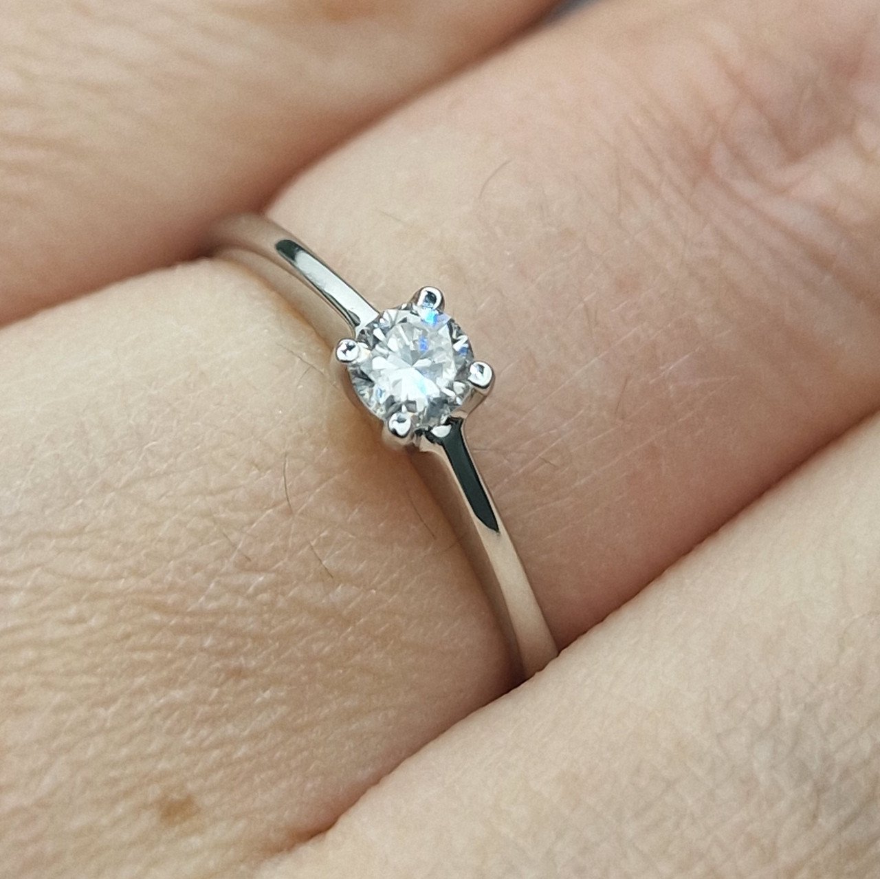 Кольцо Deimantas 104622632 17р 1,66гр 0,19ct. купить,NaN