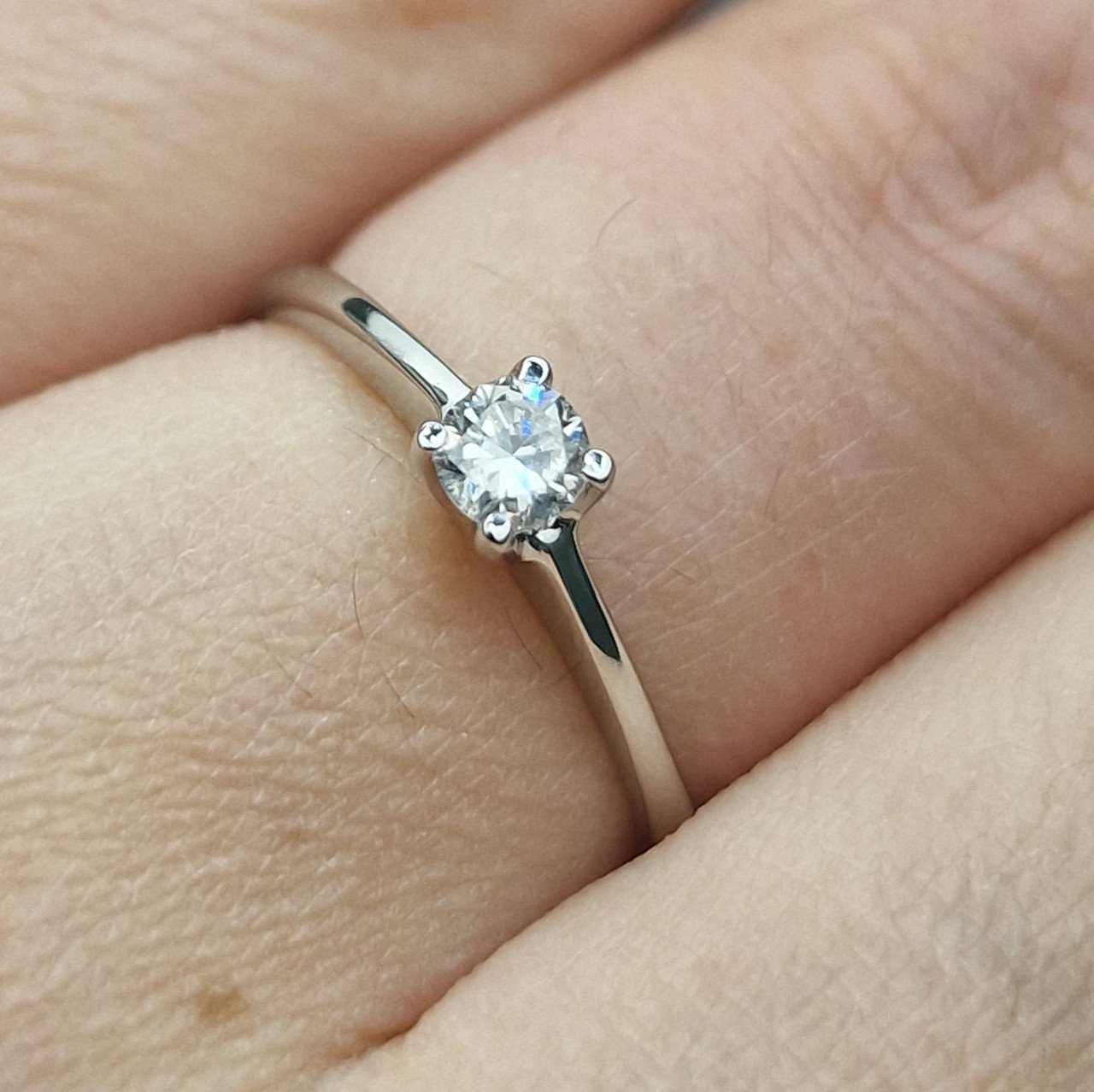 Кольцо Deimantas 104622632 17р 1,66гр 0,19ct. купить,NaN