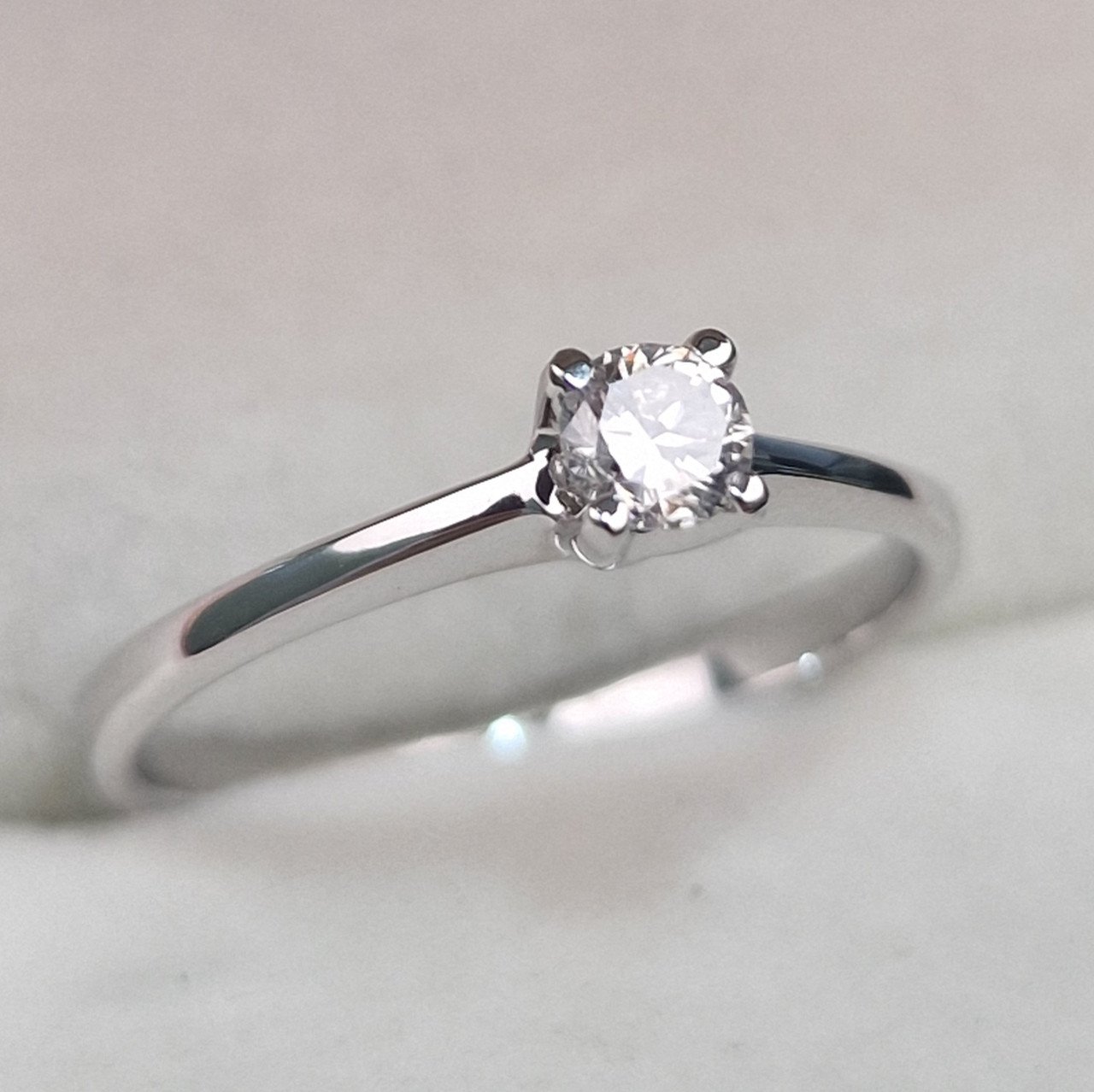 Кольцо Deimantas 104622632 17р 1,66гр 0,19ct. купить,NaN