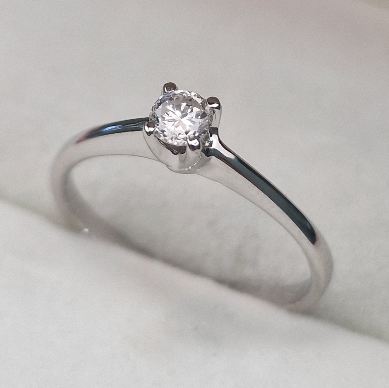 Кольцо Deimantas 104622632 17р 1,66гр 0,19ct. купить,NaN