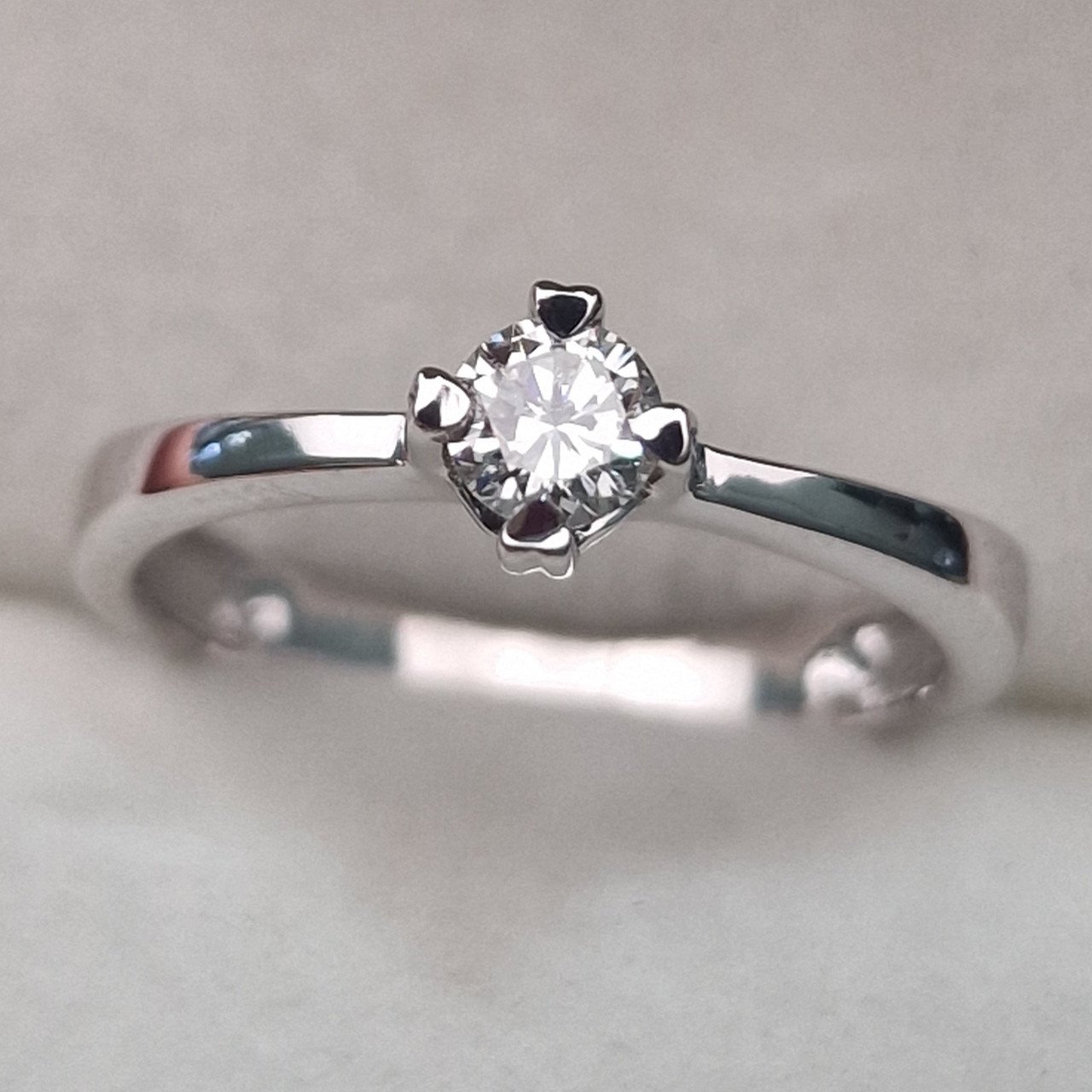 Кольцо Deimantas 104622636 16,5р 2,2гр 0,22ct. купить,NaN