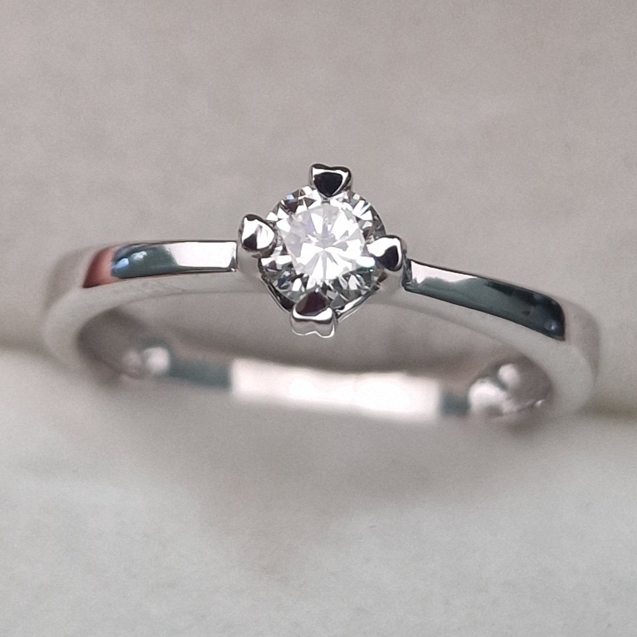 Кольцо Deimantas 104622636 16,5р 2,2гр 0,22ct. купить,NaN