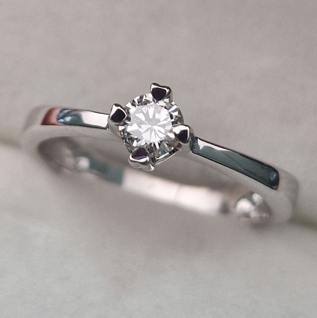 Кольцо Deimantas 104622636 16,5р 2,2гр 0,22ct. купить,NaN
