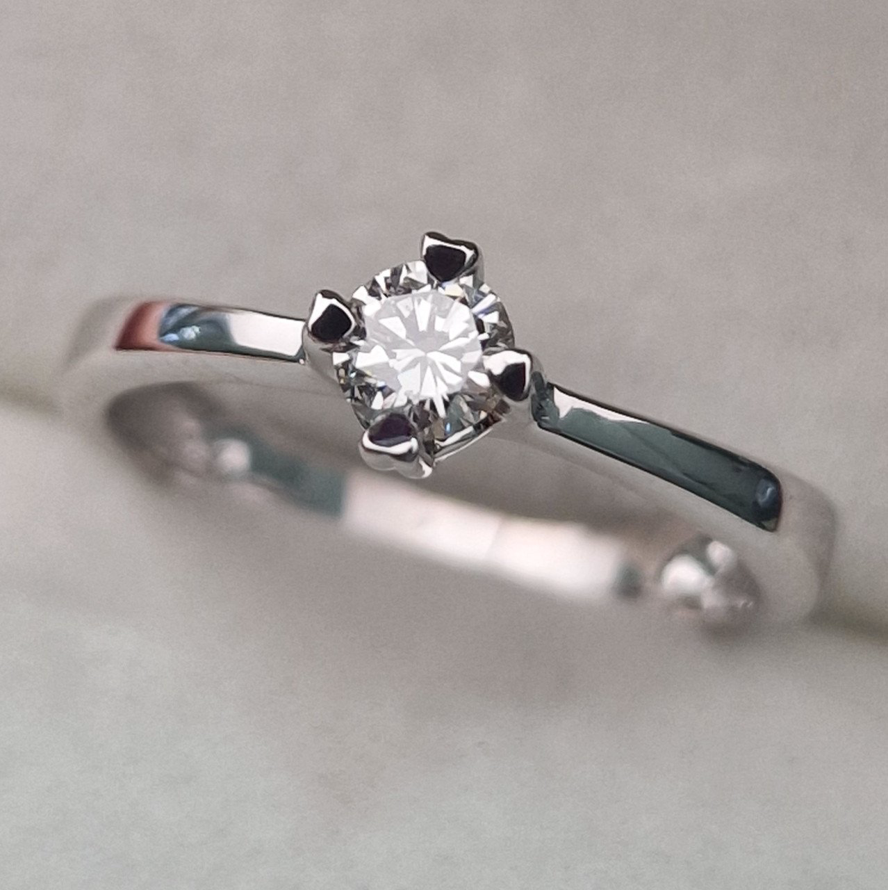 Кольцо Deimantas 104622636 16,5р 2,2гр 0,22ct. купить,NaN